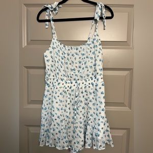 Flowered romper shoulder ties